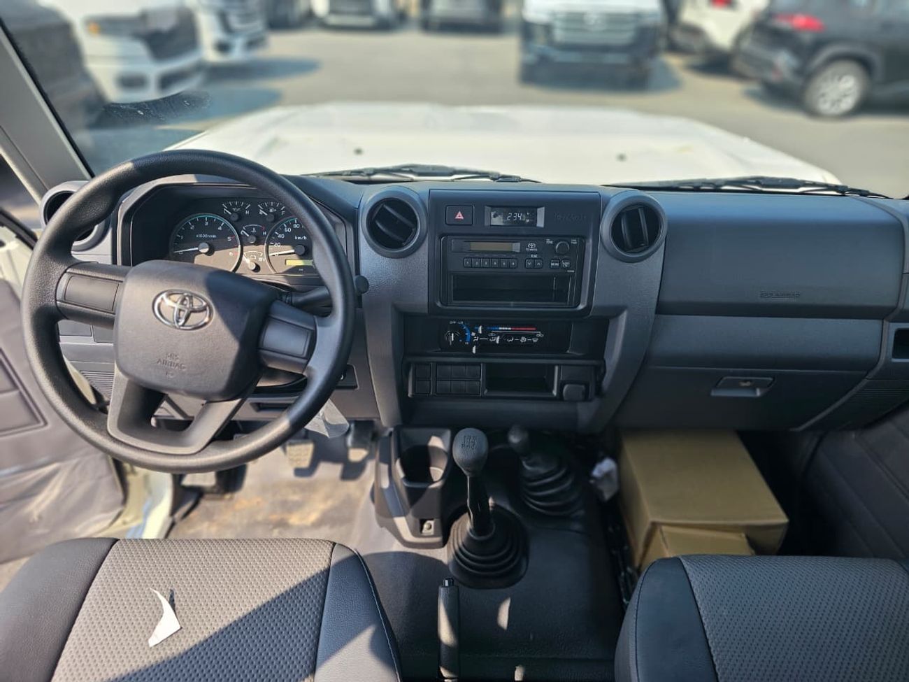 Toyota Land Cruiser Pick Up DC 4.2L DIESEL MANUAL TRANSMISSION ( FOR RE-EXPORT ONLY )