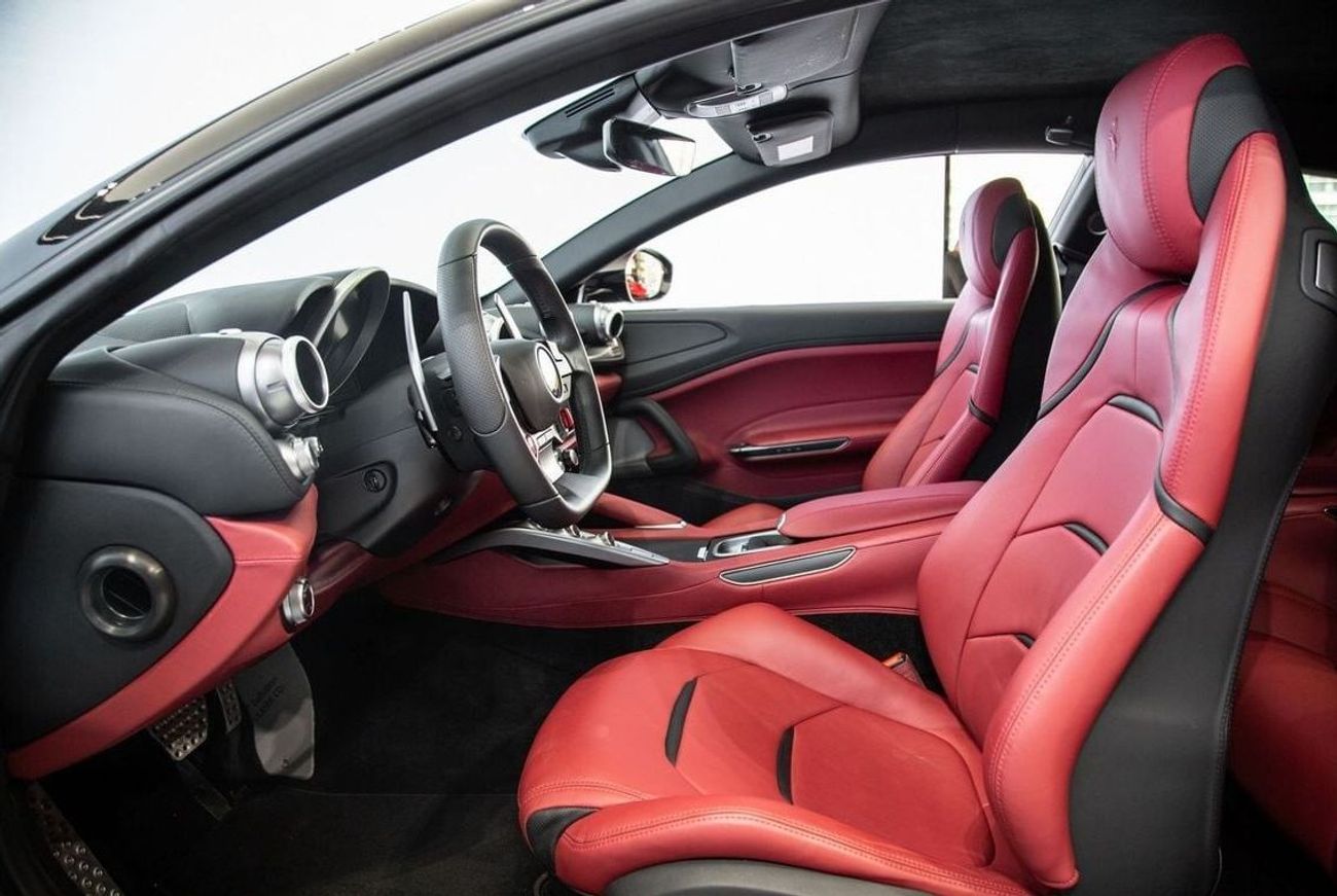 Ferrari GTC4 Lusso Ferrari GTC4lusso T V8