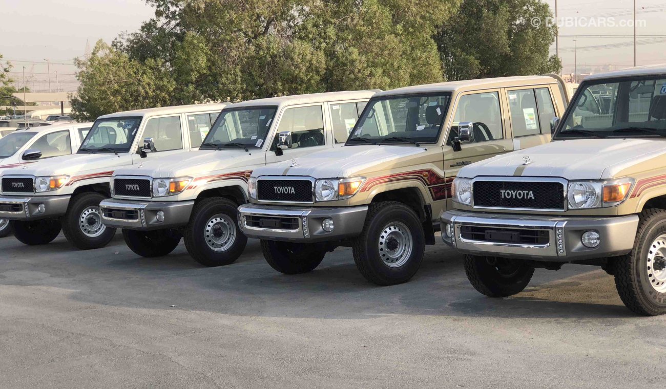 Toyota Land Cruiser Pick Up 4.0L Petrol Double Cab 4×4 MY18