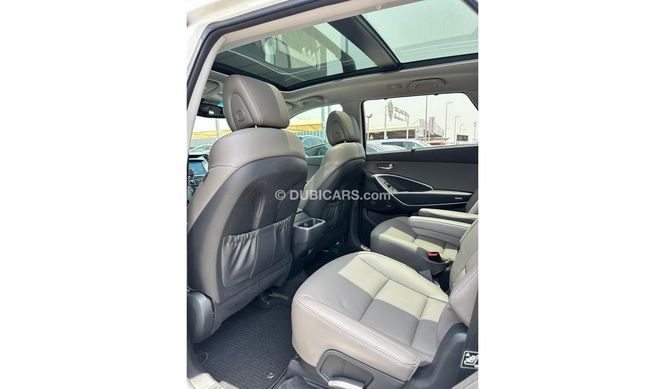 Hyundai Grand Santa Fe