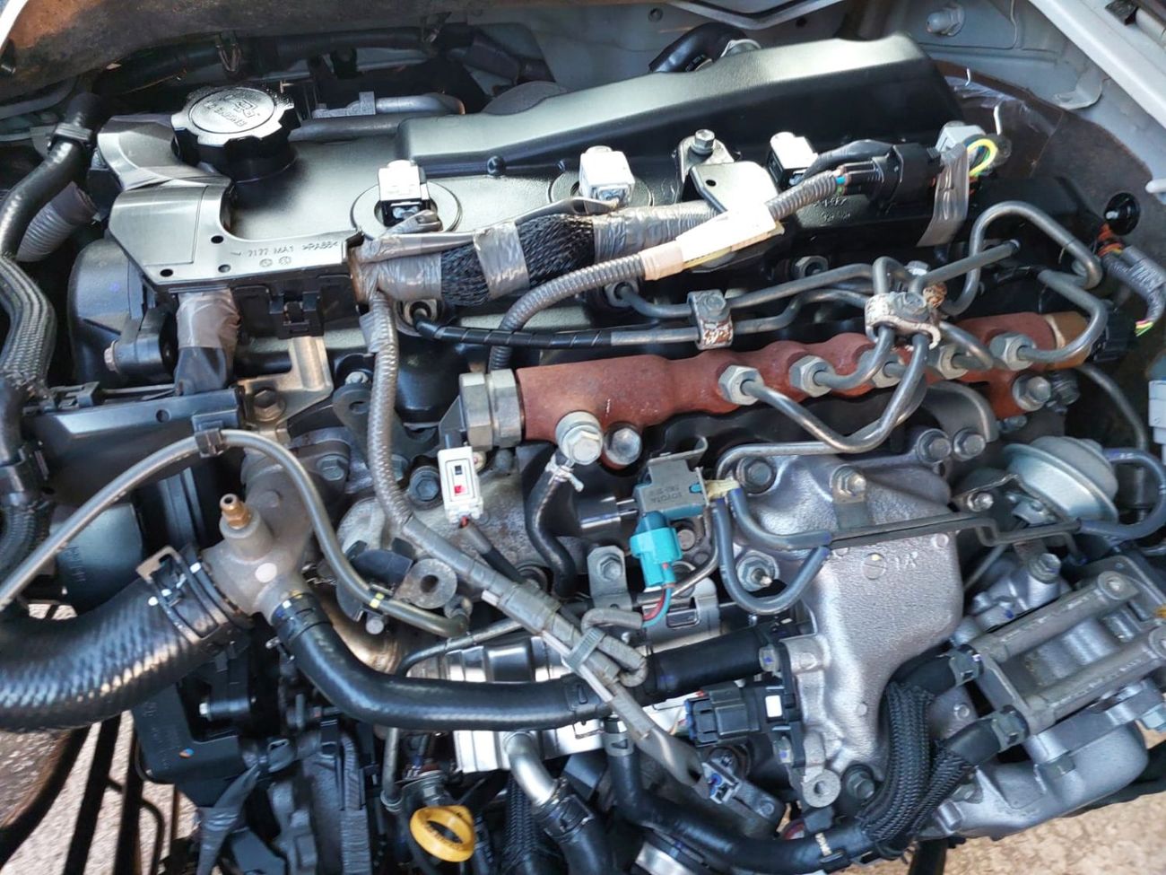 Toyota Hiace TOYOTA HIACE COMMUTER VAN RHD 2017 MODEL 3.0 L DIESEL AUTOMATIC(PM31641)