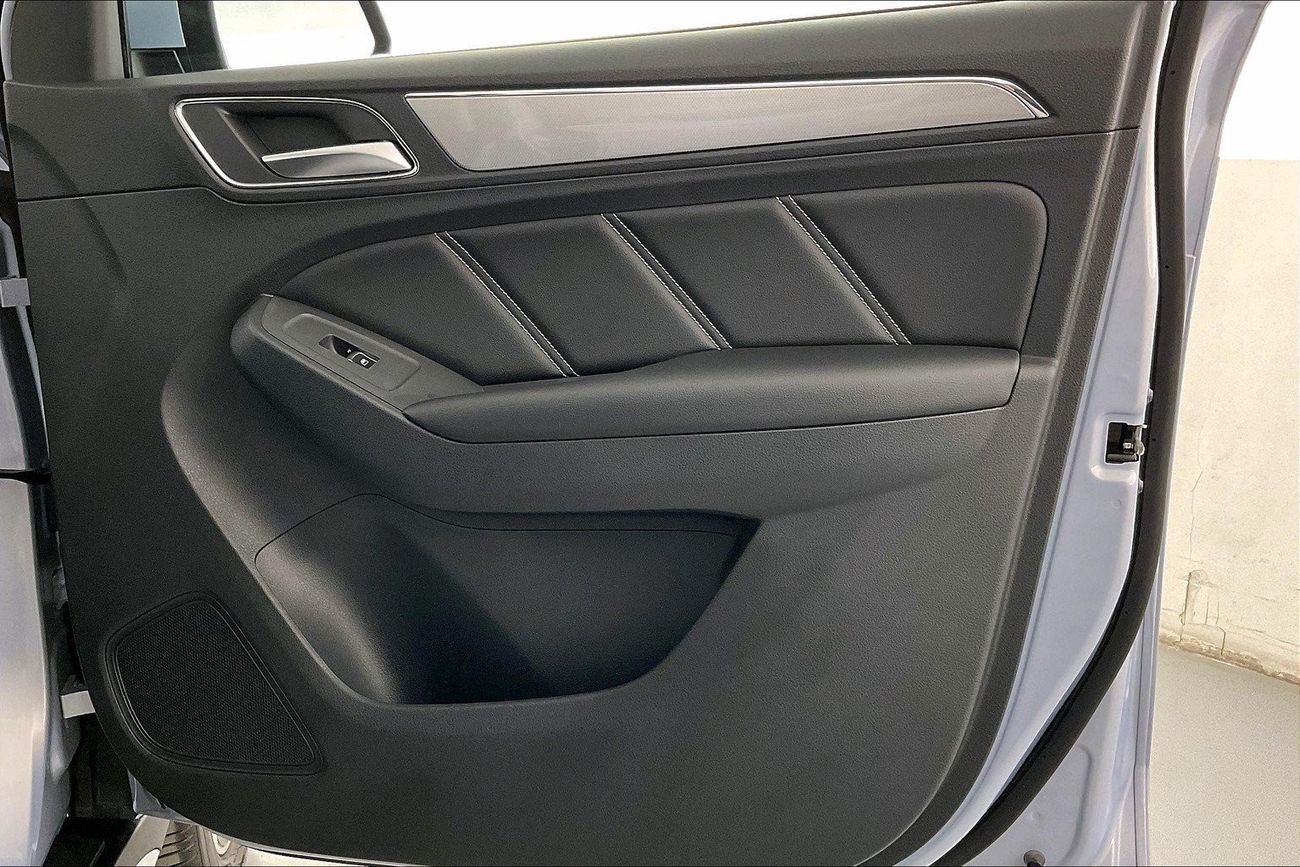 MG HS Trophy | 1 year free warranty | 0 Down Payment