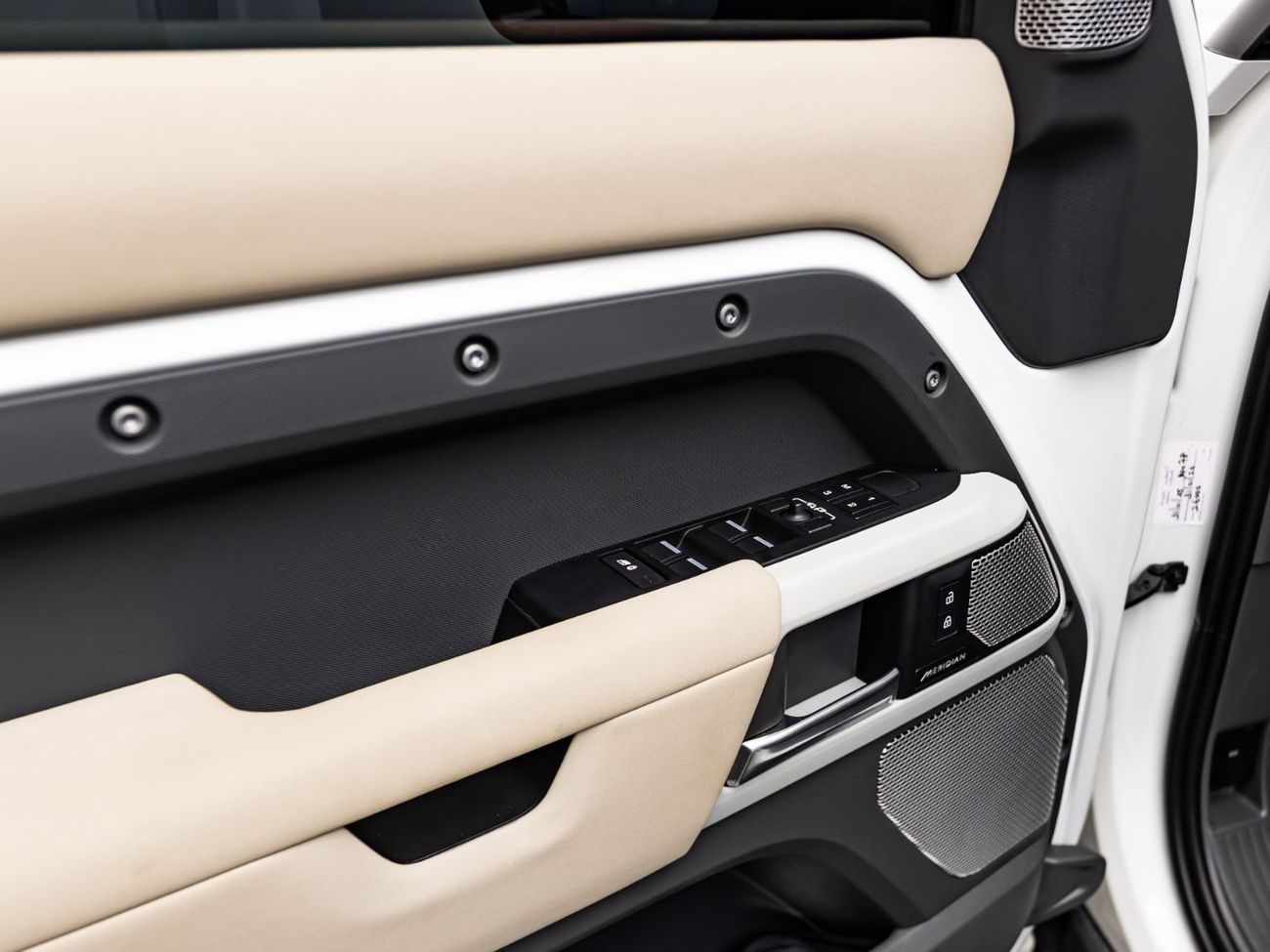 لاند روفر ديفندر 130 SE P400 X Dynamic (7 Seater)