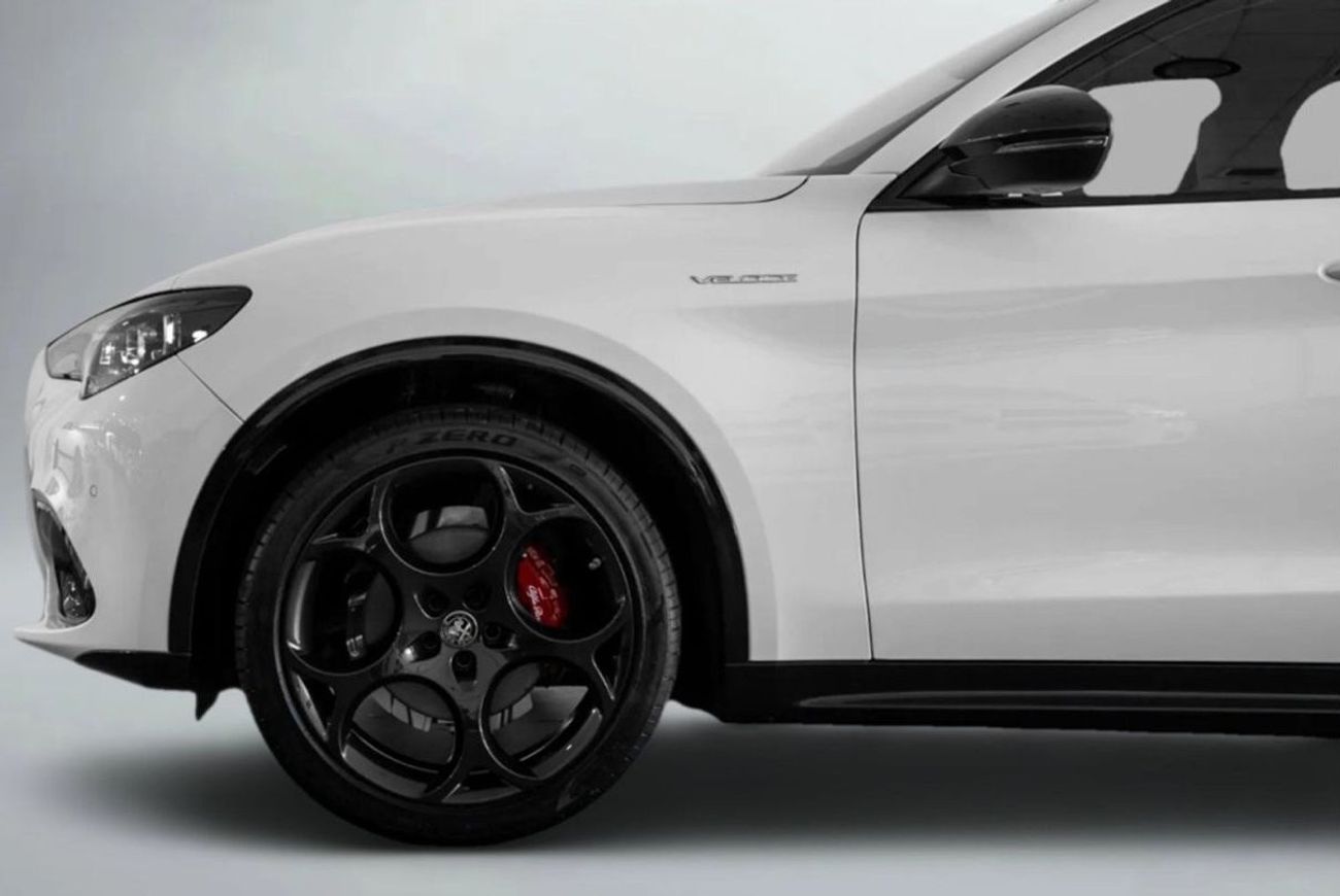 ألفا روميو ستيلفيو Veloce / Delivery Milage / 7 Year Alfa Romeo Warranty & 5 Year Service