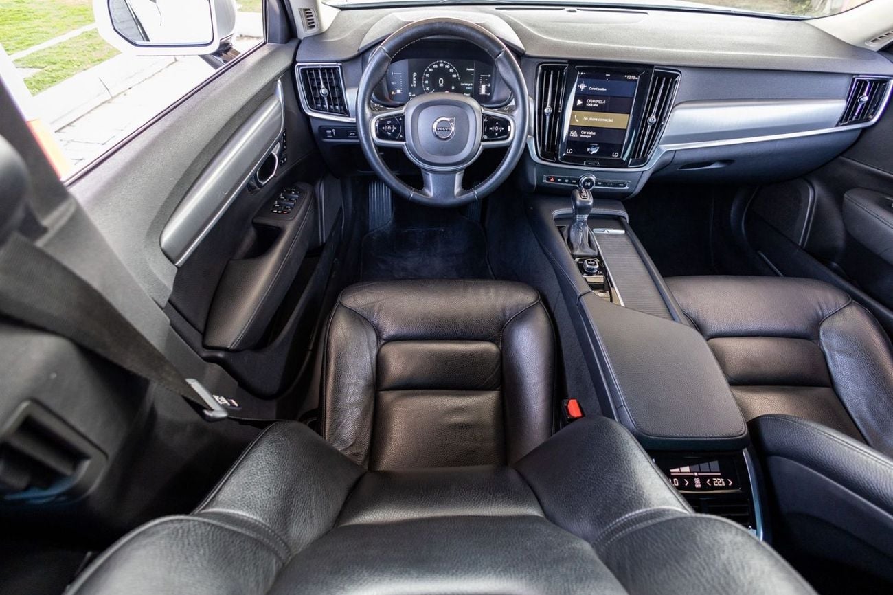 Volvo S90 Volvo S90 2017 GCC specs for 826.00 AED monthly