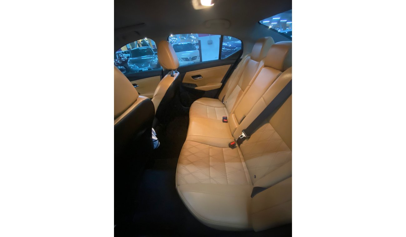 نيسان سنترا SV Full Options Sunroof and leather seats