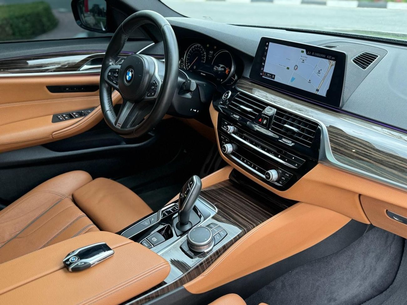 بي أم دبليو 520i GREAT OFFER BMW 520i M KIT 2018 GCC FULL OPTIONS