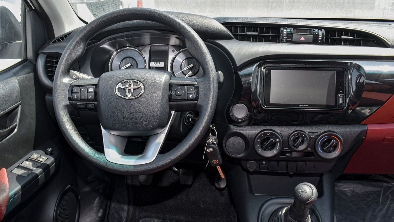 Toyota Hilux 2.7L M/T. RWD