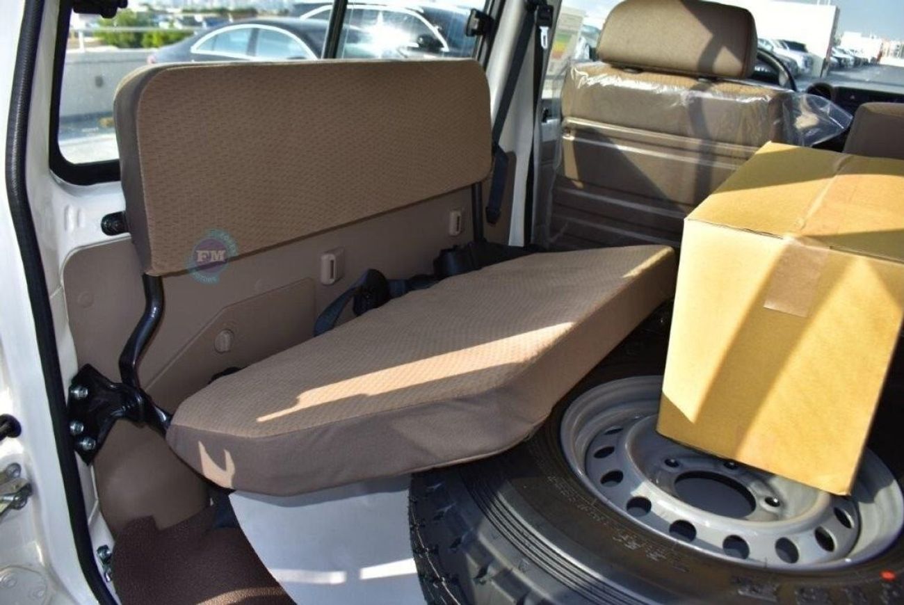 تويوتا لاند كروزر 70 71 4.0L Petrol