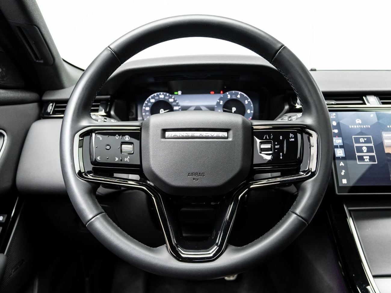 لاند روفر رينج روفر فيلار Dynamic SE P250 2.0L2025 Range Rover Velar Dynamic SE P250, 2.0L 4cyl, 4WD, 247 bhp, 8 Speed Automat