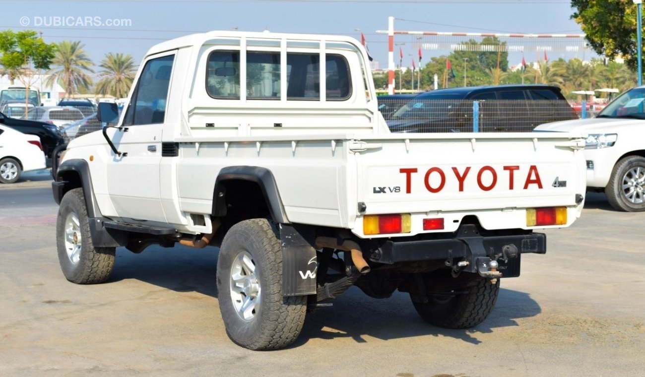 Toyota Land Cruiser Pick Up LX V8 1VD right hand drive