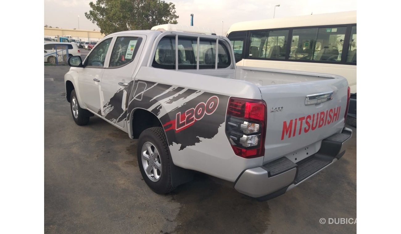 Mitsubishi L200 4x4 PETROL