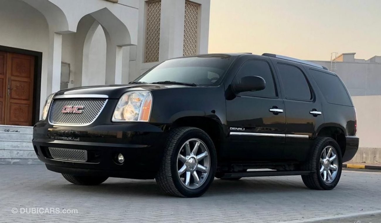 GMC Yukon GMC YOKUN | 2011 | GCC | V8 | FULL OPTION