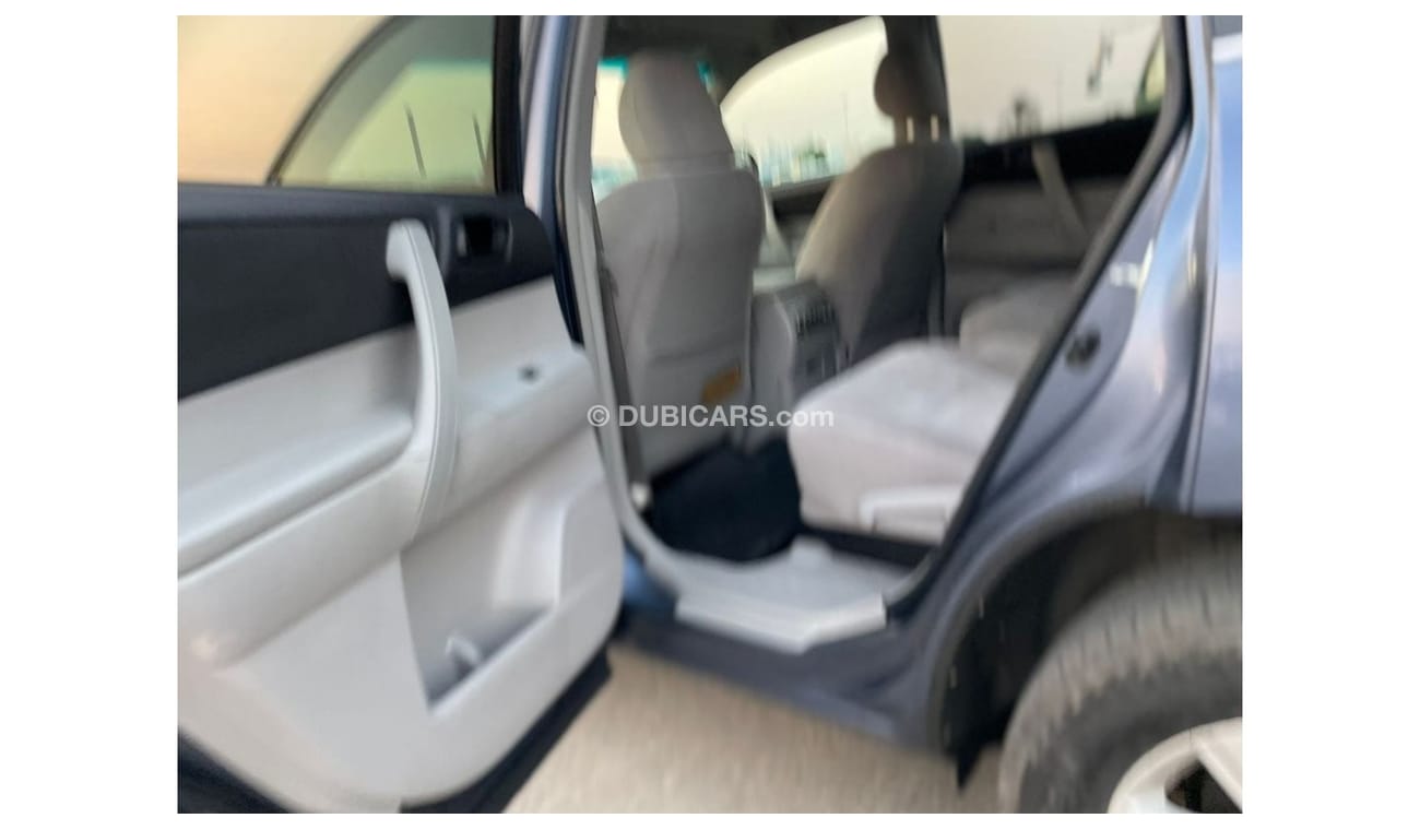 Toyota Highlander *Offer*2013 Toyota Highlander 4x4 - 3.5L V6 - 7 Seater -