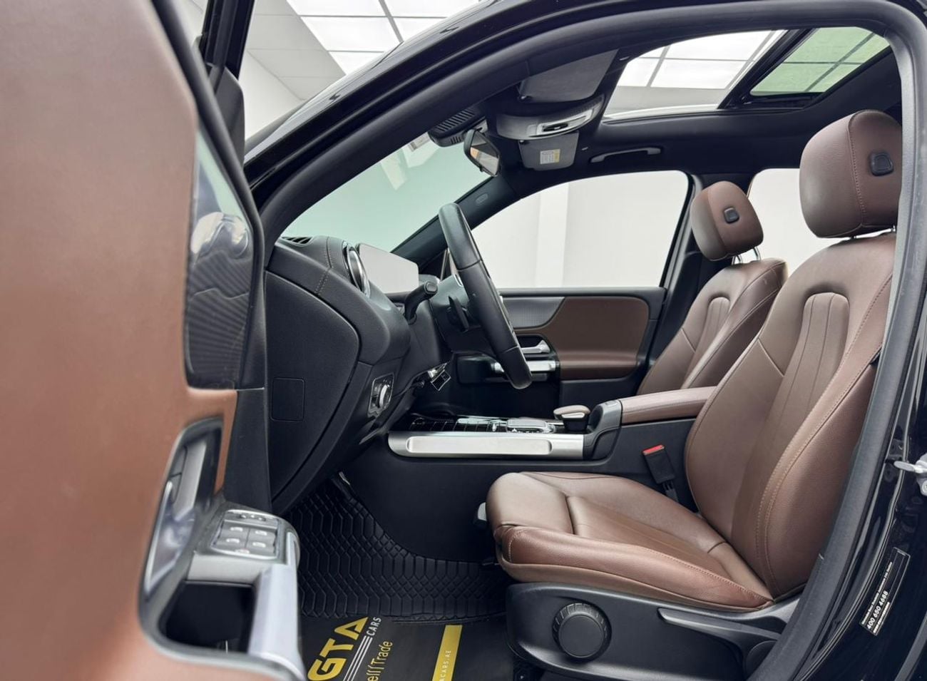 مرسيدس بنز GLB 220 2022 Mercedes-Benz GLB 220, Warranty, Excellent Condition.