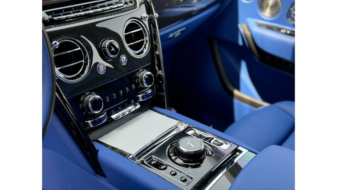 Rolls-Royce Cullinan BLACK BADGE GCC SPEC  UNDER WARRANTY AND SERVICE CONTRACT