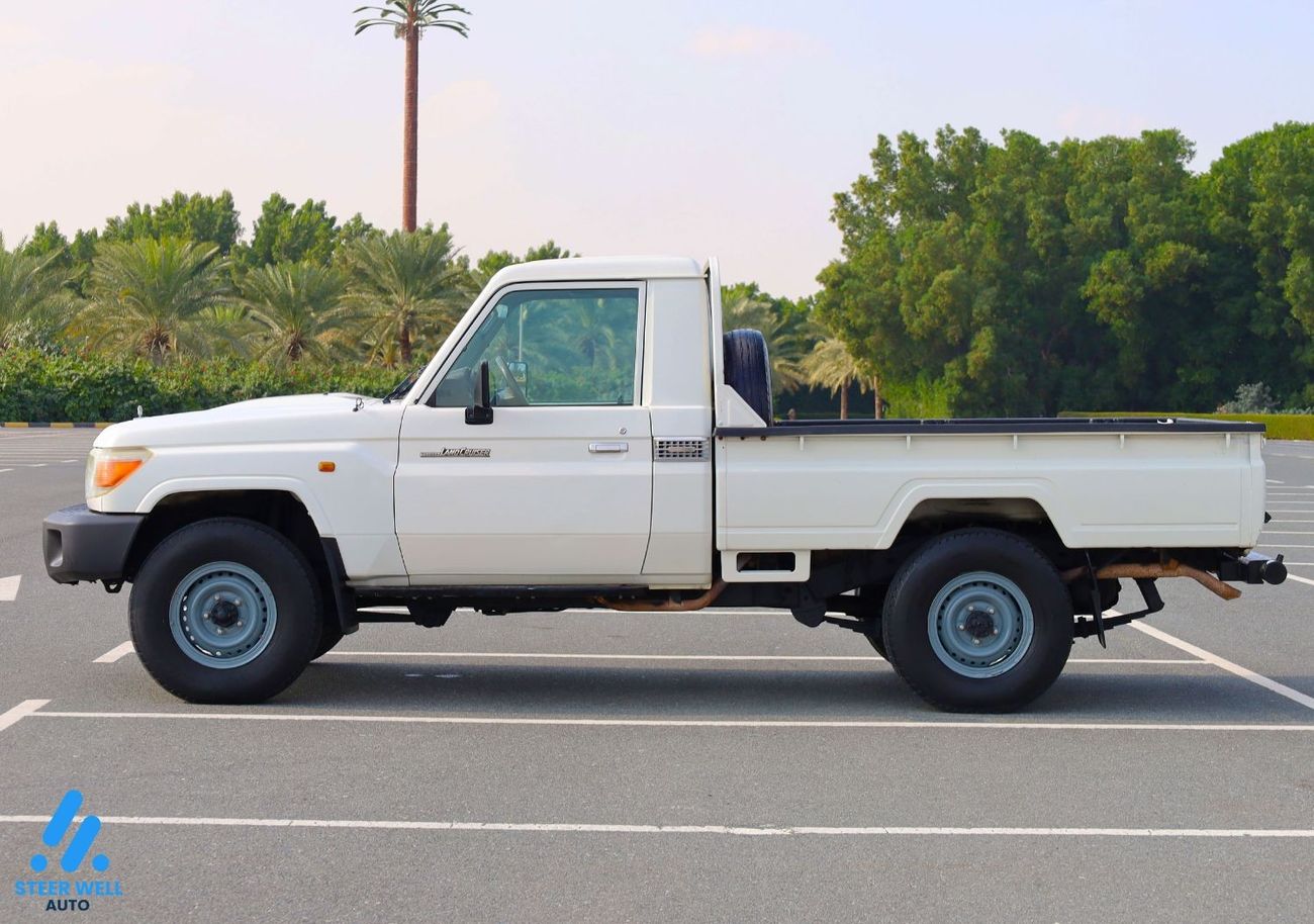 Toyota Land Cruiser Pick Up 79 EXR 2015 Single Cab Pick Up 4.0L - Petrol M/T - GCC Specs - Ready to Drive - Book Now