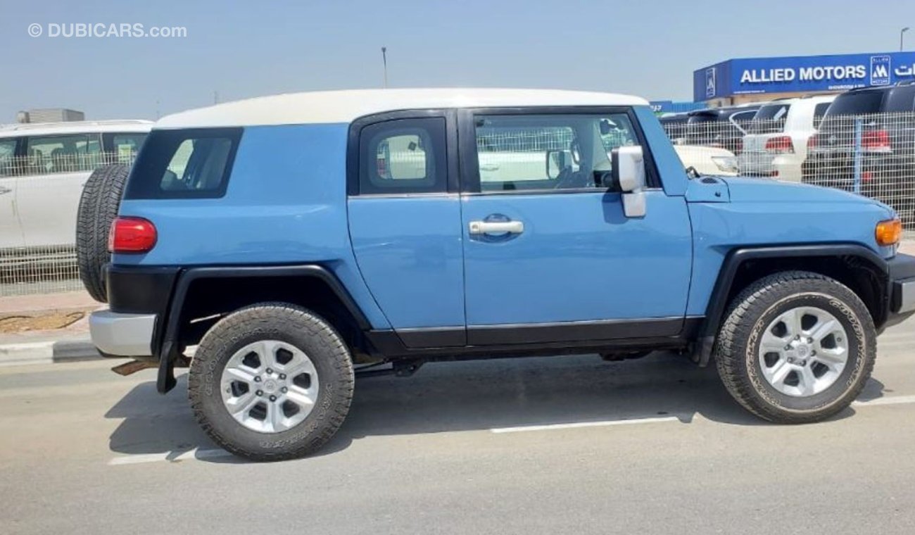 Toyota FJ Cruiser TOYOTA FJ CRUISER 2012 model 4x4