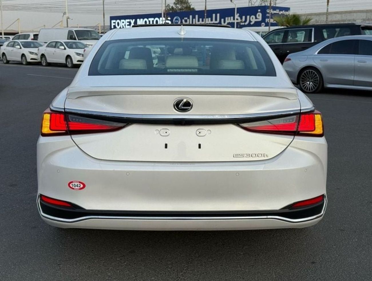 لكزس ES350h 2024 LEXUS ES350H/ HYBRID / 1200 KM ONLY