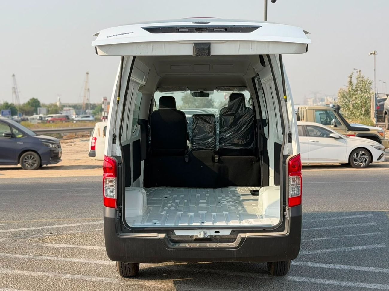 نيسان أورفان HIGH ROOF WIDE BODY