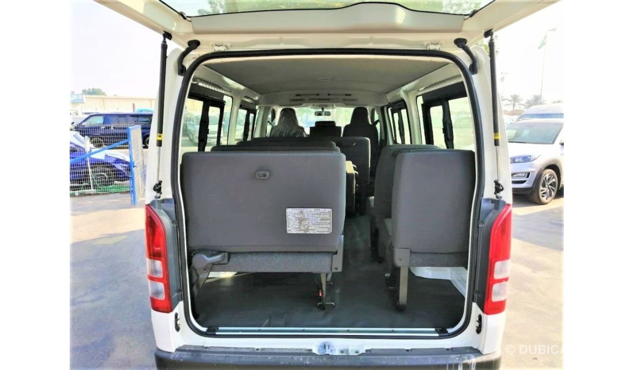 Toyota Hiace 13 SEATS