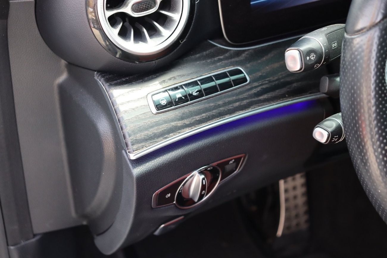 مرسيدس بنز E 200 كوبيه Mercedes-Benz E200 Coupe / 2018 / GCC / Free Accident / First Owner