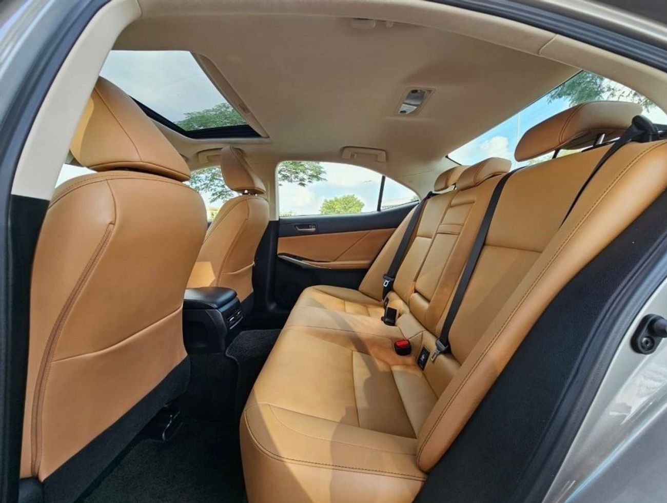 Lexus IS300 Premier GCC 2020 FULL OPTION UNDER WARRANTY V4 TWIN TURBO