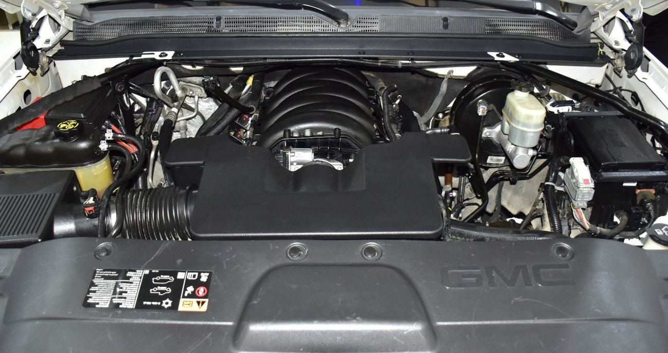 GMC Yukon EXCELLENT DEAL for our GMC Yukon SLE ( 2019 Model ) in White Color GCC Specs