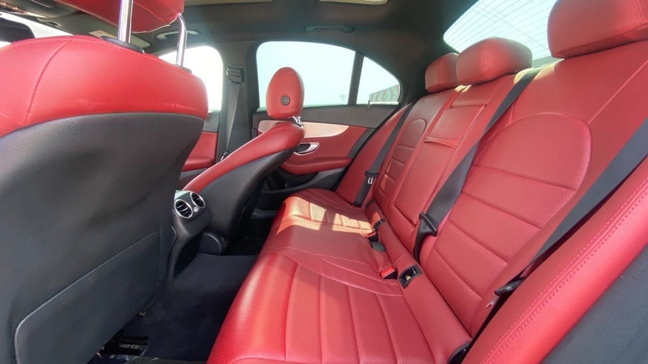 Mercedes-Benz C 300 Std 2.0L (241 HP)