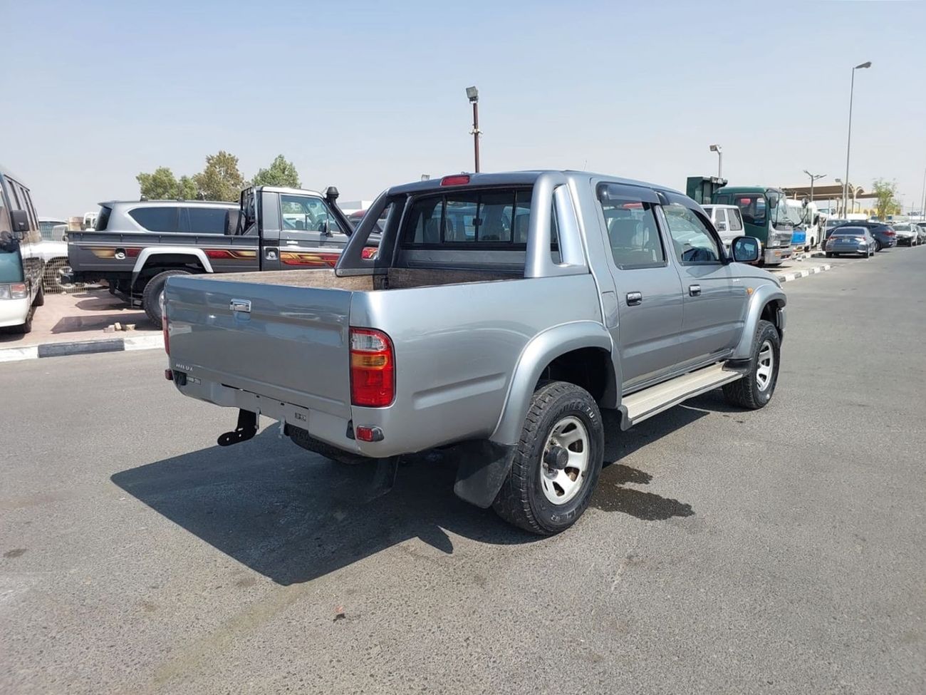 تويوتا هيلوكس TOYOTA HILUX PICK UP RIGHT HAND DRIVE(PM24729)