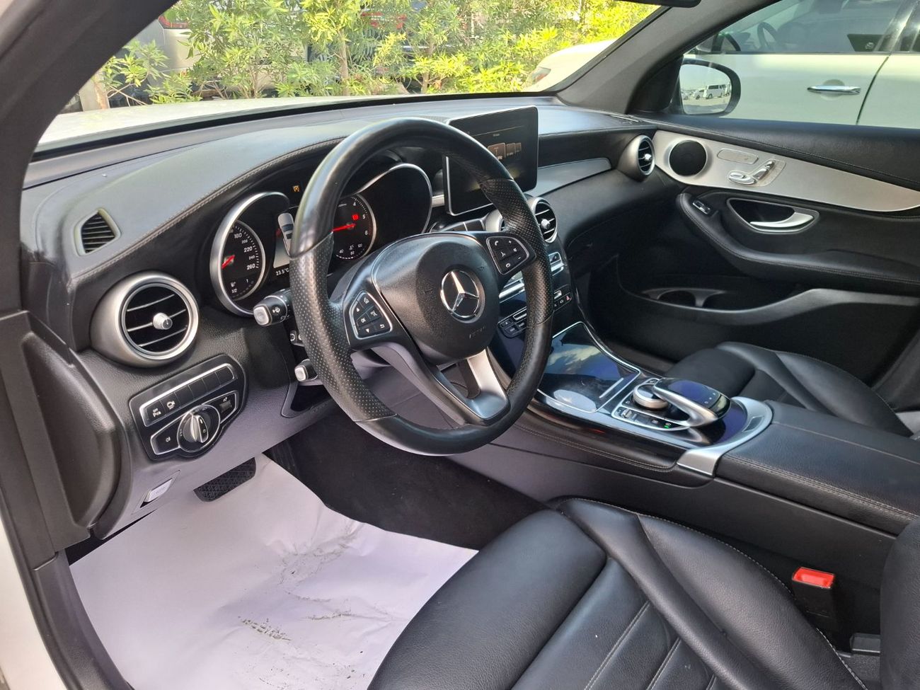 مرسيدس بنز GLC كوبيه 200 مرسيدس  glc 220 2018 فل