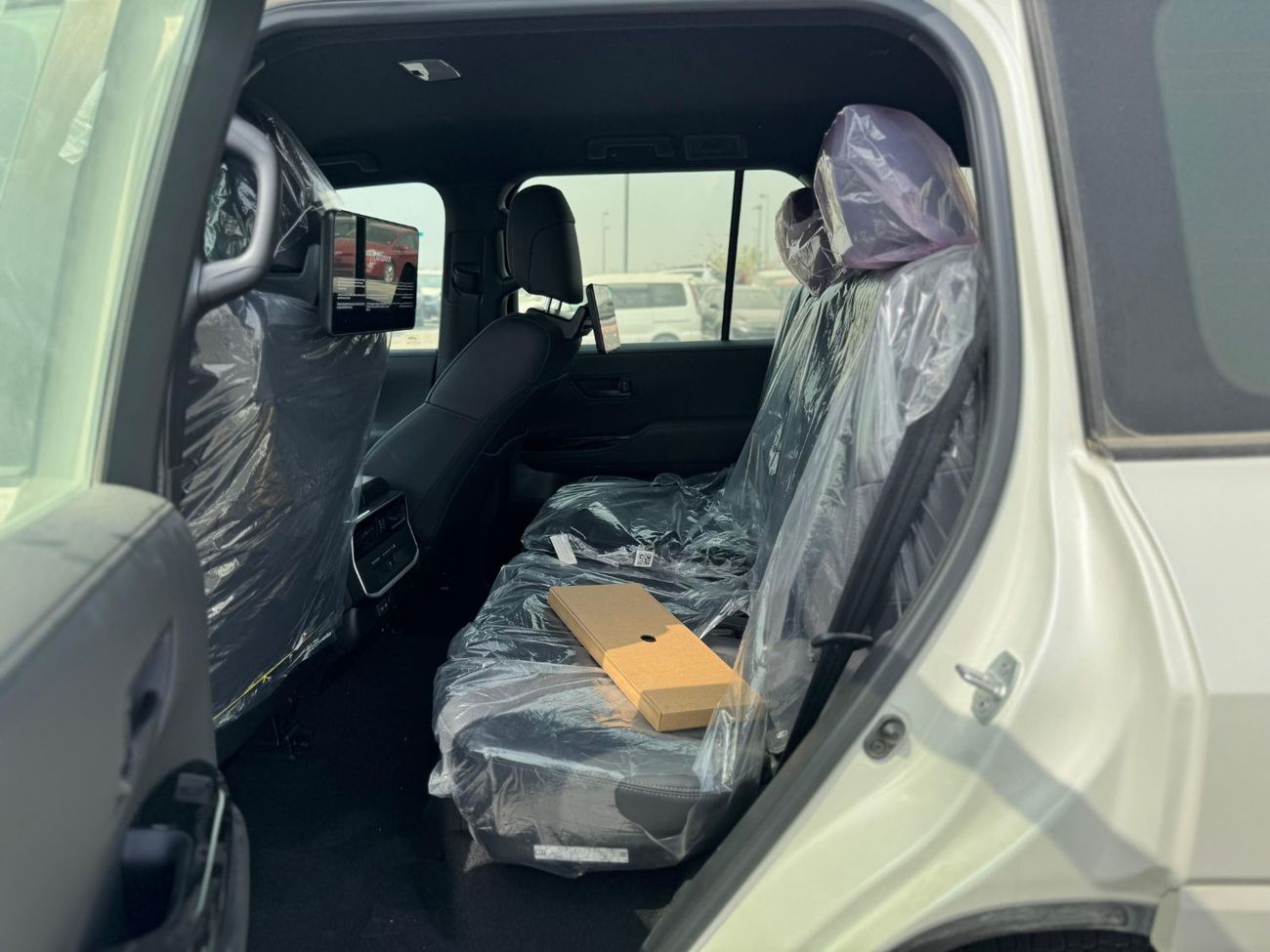 Toyota Land Cruiser GXR 4.0L 2023  EUROPEAN  SPECS WITHOUT SUNROOF