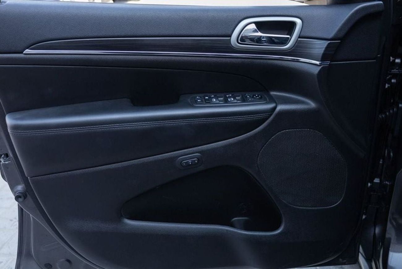 جيب جراند شيروكي Limited 3.6L Jeep Grand Cherokee Limited 2019 GCC under Warranty with Flexible Down-Payment.