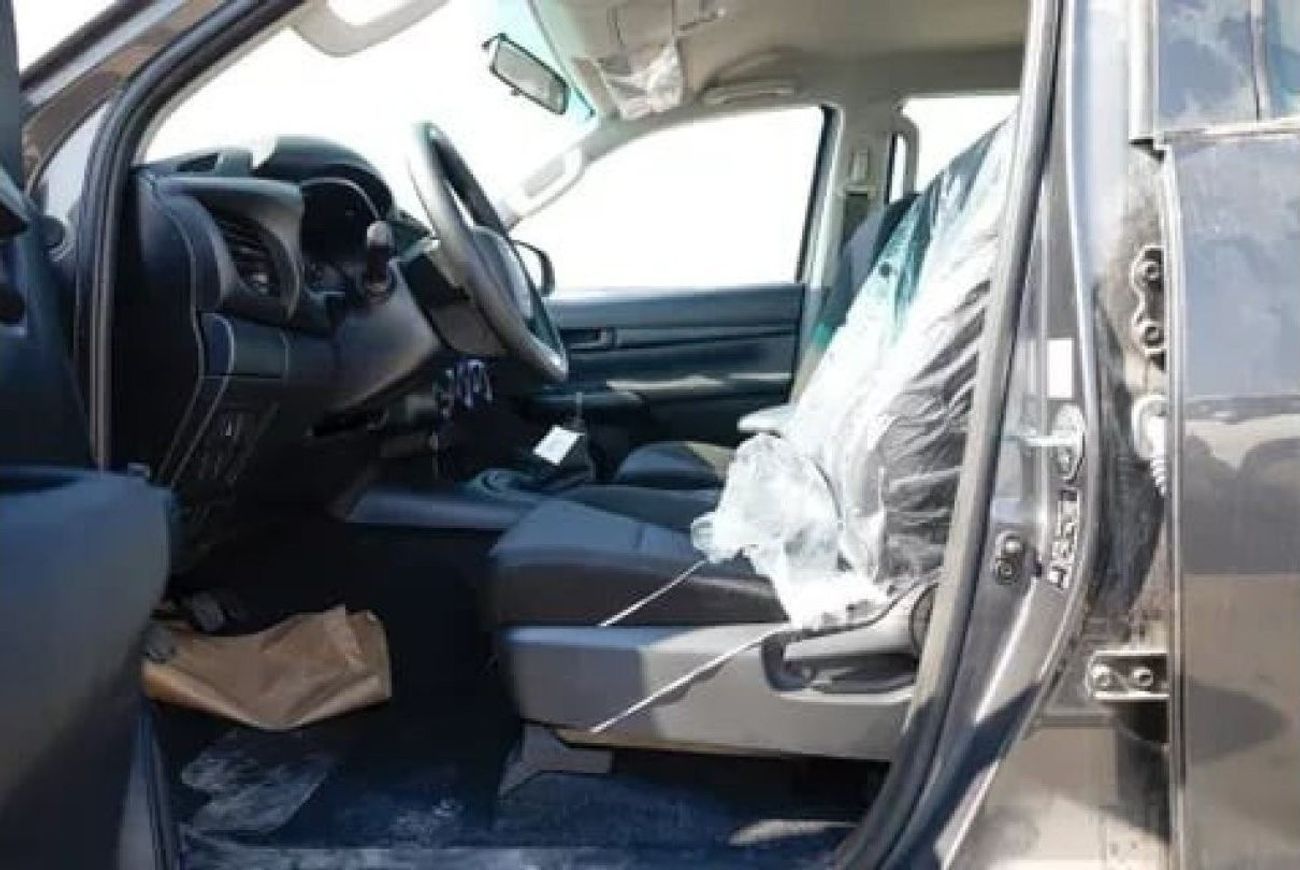 تويوتا هيلوكس Toyota hilux mid option 2.4L diesel MY2025