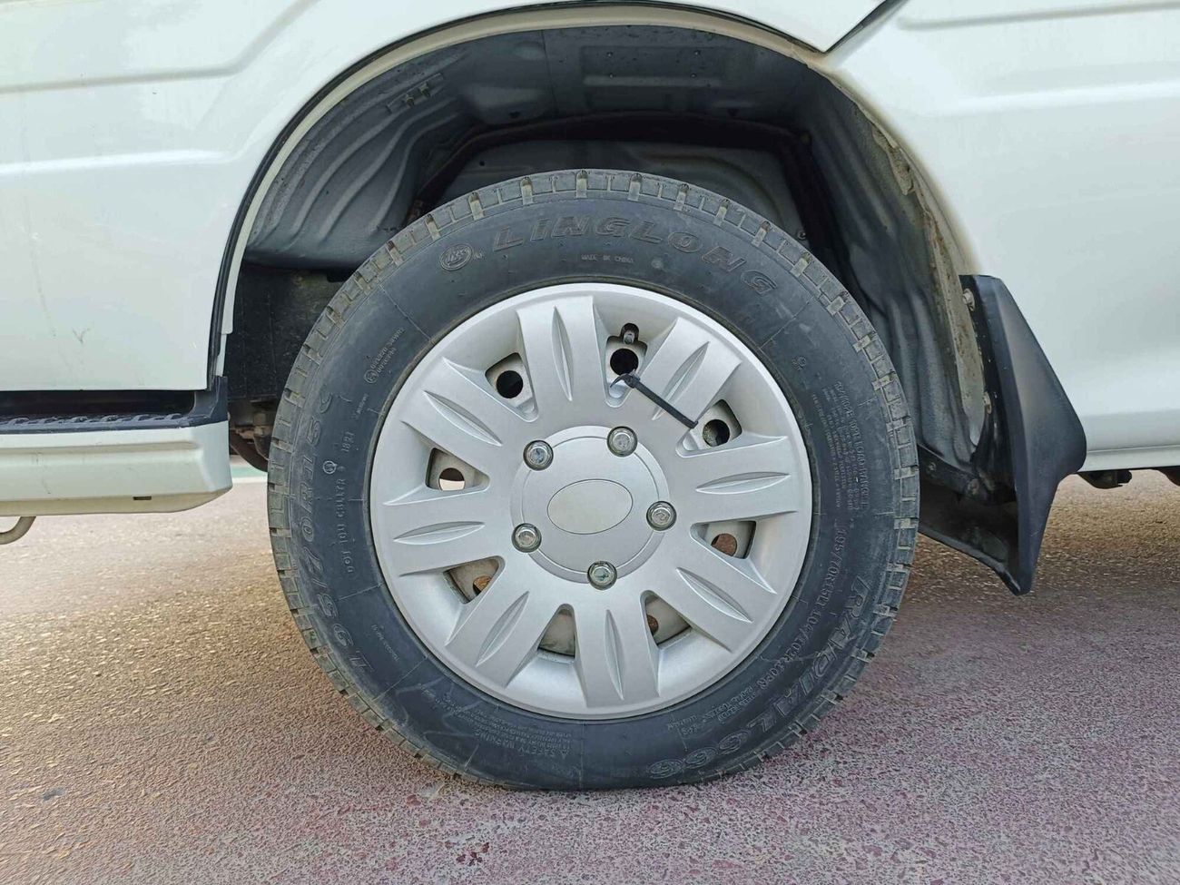 Golden Dragon XML6502E EXCELUSIVE UAE REGISTERATION/ VAT INCLUSIVE/ 14 SEATS/ 2.2 PATROL/ 14 SEATS