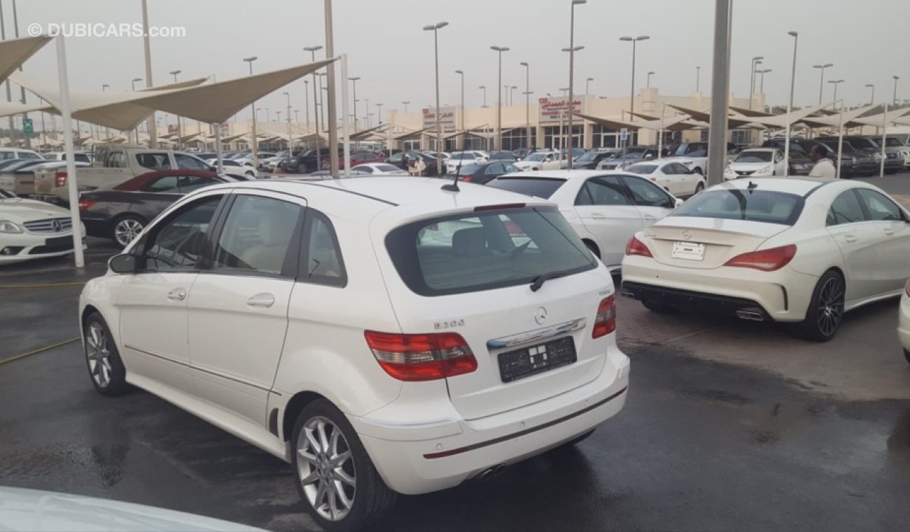 Mercedes-Benz B 200 Mercedes benz B200 model 2006 GCC car prefect condition no need any maintenance full option full ser