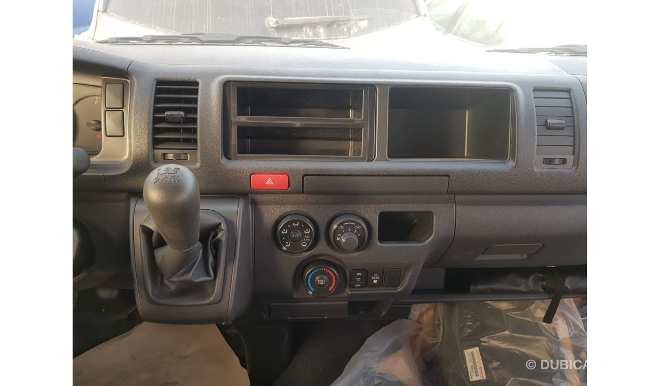 Toyota Hiace petrol  14 seat