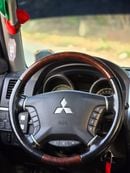 Mitsubishi Pajero GLS HIGHLINE Mitsubishi Pajero 2011 GLS 3.8L | GCC Specs | Excellent Condition | Orginal paint | Acc