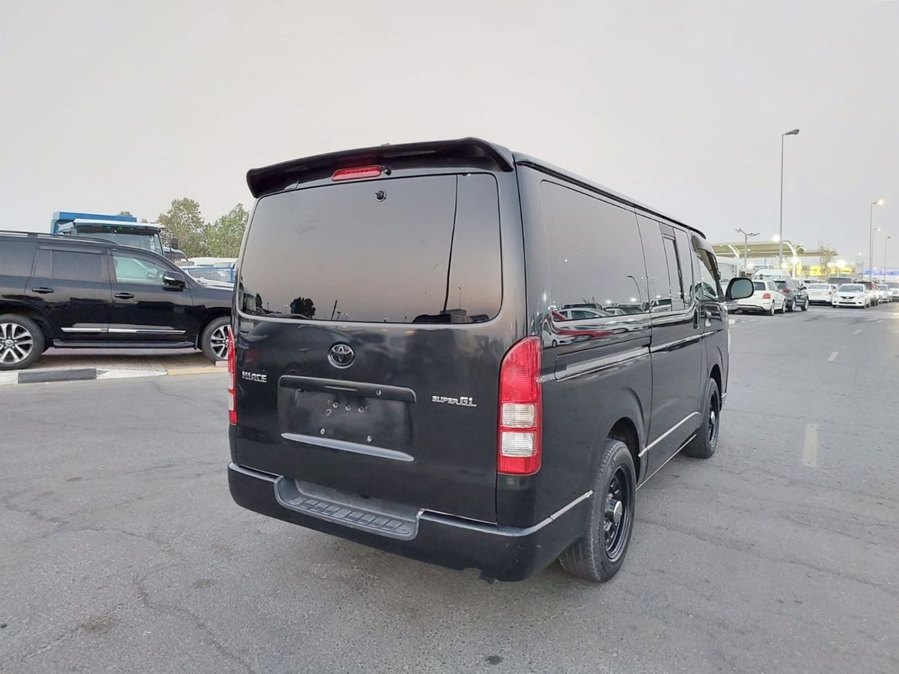 Toyota Hiace TOYOTA HIACE VAN RIGHT HAND DRIVE(PM83099)