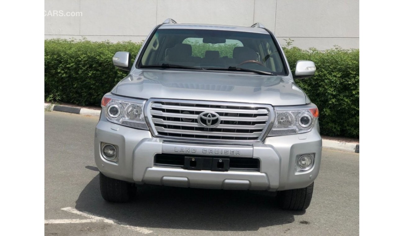 تويوتا لاند كروزر GULF SPECS  LANDCRUISER  VXR  V6 4X4 EXCELLENT CONDITION