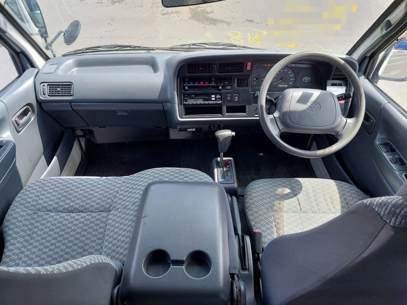 Toyota Hiace (RAMADAN OFFER) TOYOTA HIACE VAN RHD 2003 MODEL 2.4 L PETROL AUTOMATIC(PM02943)