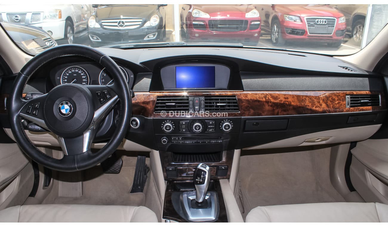 BMW 530i 2009 model Gulf specs Full options  sunroof DVD leather interiors