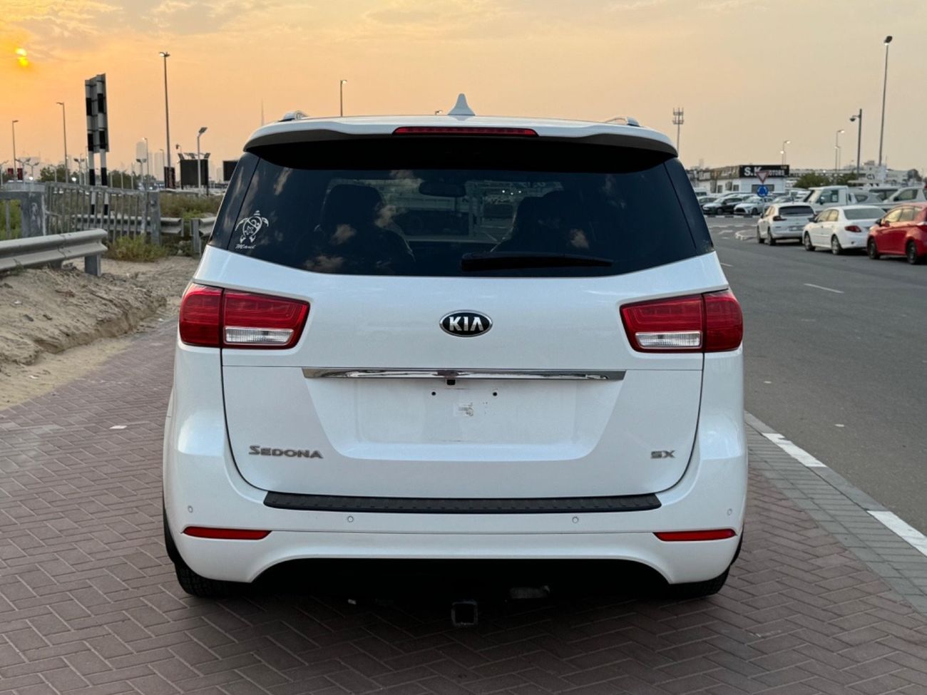 Kia Sedona 2017 - 7 SEATS FAMILY CAR LOW KM US SPEC