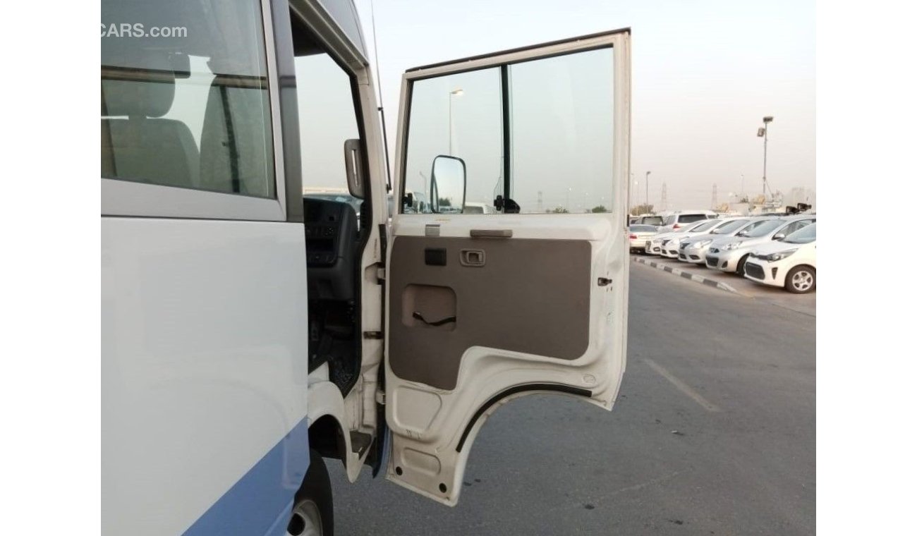 نيسان سيفيليان NISSAN CIVILLIAN BUS RIGHT HAND DRIVE (PM 847)