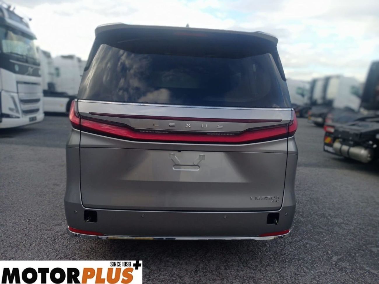 لكزس LM 350h Hybrid 4 Seater 2025 - Ready Stock!