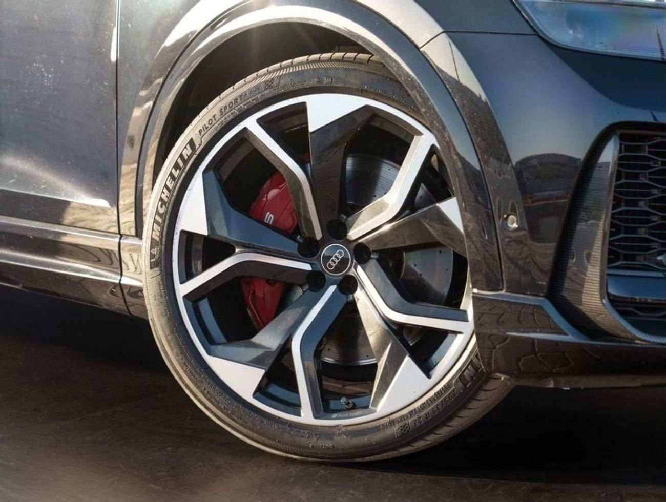 Audi RS Q8 TFSI quattro 4.0L