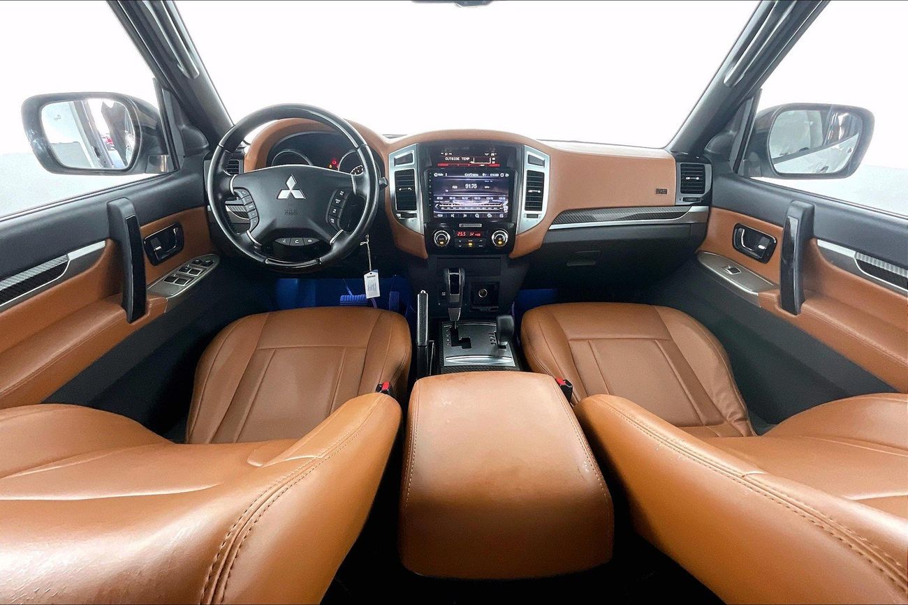 ميتسوبيشي باجيرو Signature Edition | شامل الضمان | 0 ﺪﻔﻋﺓ ﺃﻮﻟﻯ