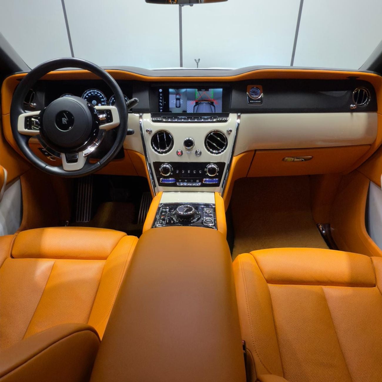 رولز رويس كولينان Silver Badge | 2026 Facelift Kit | GCC Specs | Service Contract