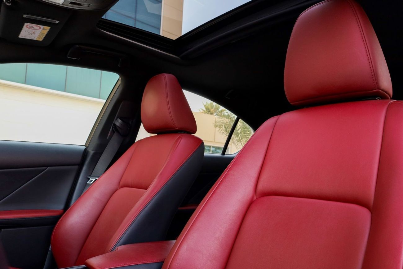 Lexus IS300 Premier Lexus IS300 2021 GCC under Warranty with Flexible Down-Payment/ Flood Free.