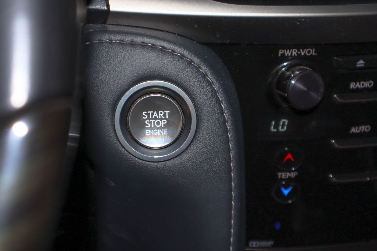 Lexus LX 570 Signature